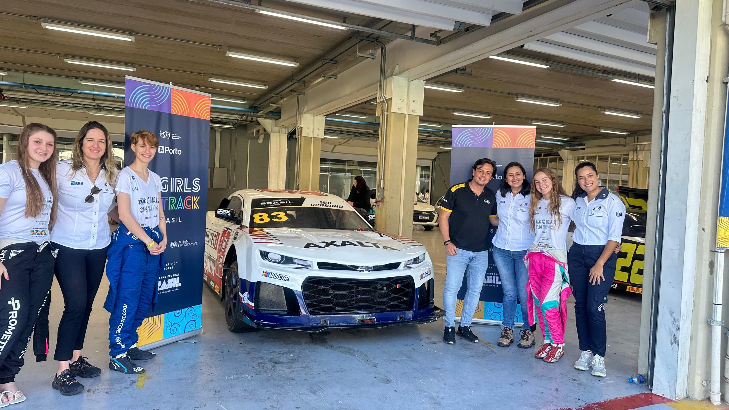 Teste na NASCAR Brasil Series deixou kartistas do FIA Girls on Track Brasil sonhando correr na categoria de turismo