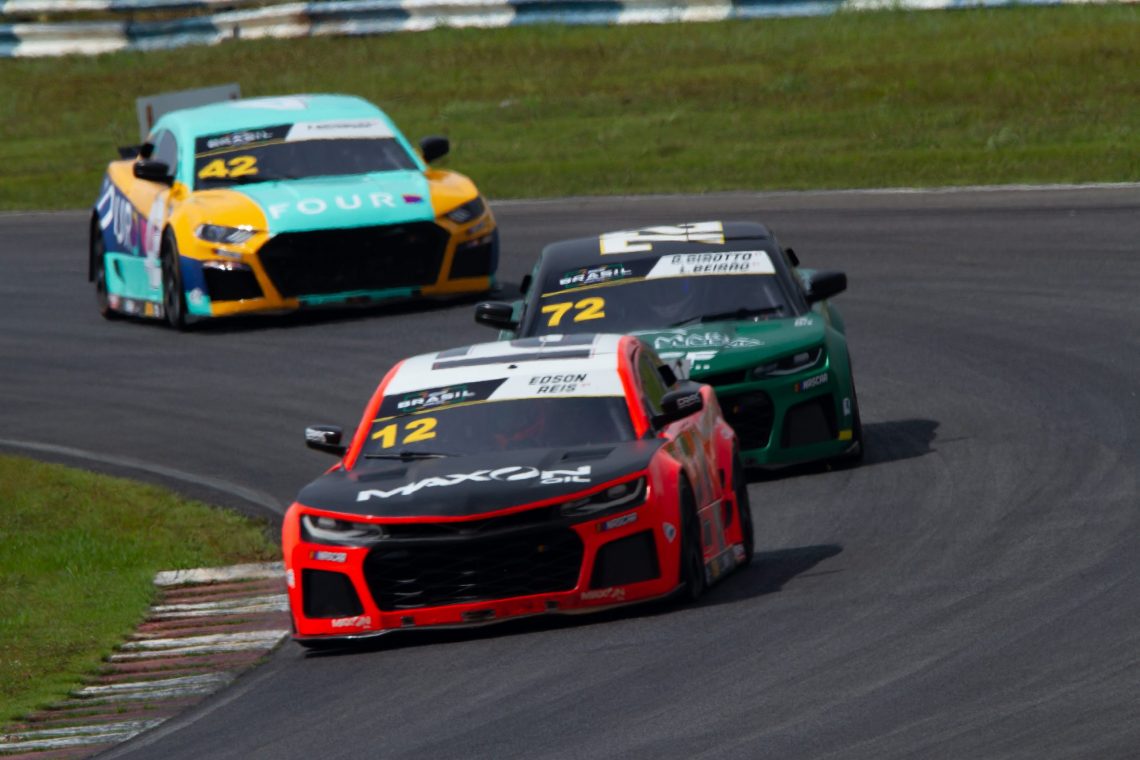 421085_1054823__12_nascar_et1_go__49_